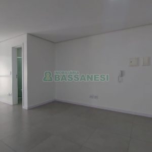 Apartamento com 42m², 1 dormitório, 1 vaga, no bairro Lourdes em Caxias do Sul para Alugar