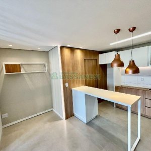 Apto Mobiliado com 42m², 1 dormitório, 1 vaga, no bairro Lourdes em Caxias do Sul para Alugar