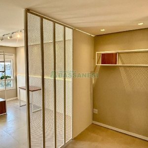 Apto Mobiliado com 42m², 1 dormitório, 1 vaga, no bairro Lourdes em Caxias do Sul para Alugar