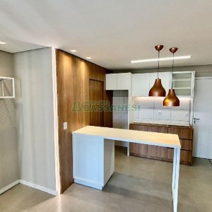 Apto Mobiliado com 42m², 1 dormitório, 1 vaga, no bairro Lourdes em Caxias do Sul para Alugar