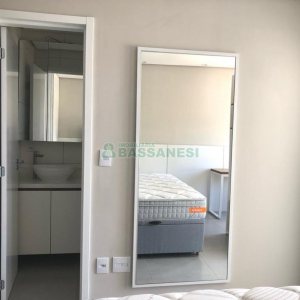 Apto Mobiliado com 42m², 1 dormitório, 1 vaga, no bairro Lourdes em Caxias do Sul para Alugar