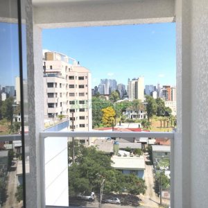 Apto Mobiliado com 42m², 1 dormitório, 1 vaga, no bairro Lourdes em Caxias do Sul para Alugar