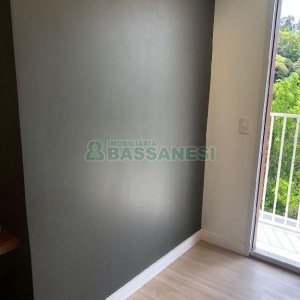 Apartamento com 40m², 2 dormitórios, 1 vaga, no bairro Petrópolis em Caxias do Sul para Alugar