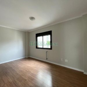 Apto Mobiliado com 260m², 3 dormitórios, 3 vagas, no bairro Centro em Caxias do Sul para Alugar