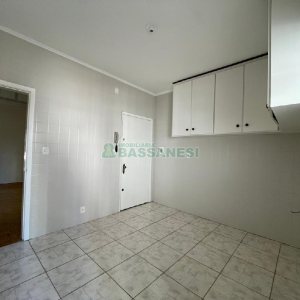 Apartamento com 112m², 3 dormitórios, 1 vaga, no bairro Centro em Caxias do Sul para Alugar