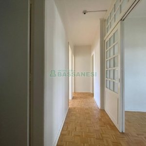 Apartamento com 112m², 3 dormitórios, 1 vaga, no bairro Centro em Caxias do Sul para Alugar