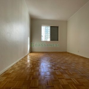 Apartamento com 112m², 3 dormitórios, 1 vaga, no bairro Centro em Caxias do Sul para Alugar