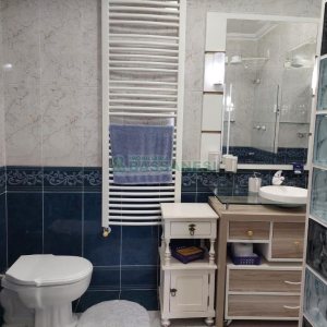 Casa com 477m², 4 dormitórios, 5 vagas, no bairro Madureira em Caxias do Sul para Comprar