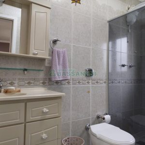 Casa com 477m², 4 dormitórios, 5 vagas, no bairro Madureira em Caxias do Sul para Comprar