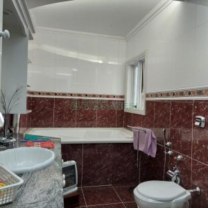 Casa com 477m², 4 dormitórios, 5 vagas, no bairro Madureira em Caxias do Sul para Comprar