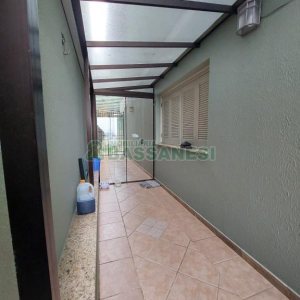 Casa com 477m², 4 dormitórios, 5 vagas, no bairro Madureira em Caxias do Sul para Comprar