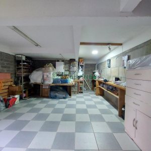 Casa com 477m², 4 dormitórios, 5 vagas, no bairro Madureira em Caxias do Sul para Comprar