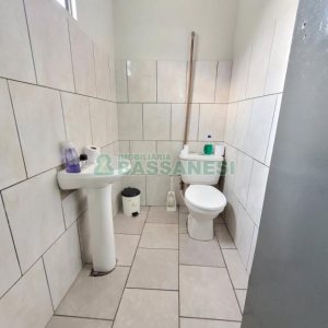 Casa com 200m², 3 dormitórios, 2 vagas, no bairro Cinqüentenário em Caxias do Sul para Comprar