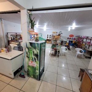 Casa com 200m², 3 dormitórios, 2 vagas, no bairro Cinqüentenário em Caxias do Sul para Comprar