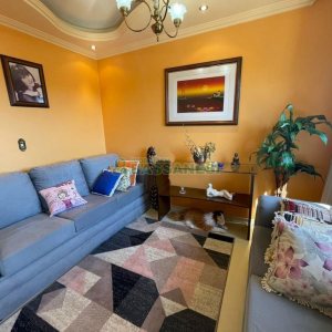 Apto Mobiliado com 82m², 2 dormitórios, 1 vaga, no bairro Santa Catarina em Caxias do Sul para Comprar