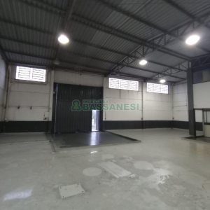 Pavilhão com 286m², no bairro Ana Rech em Caxias do Sul para Alugar