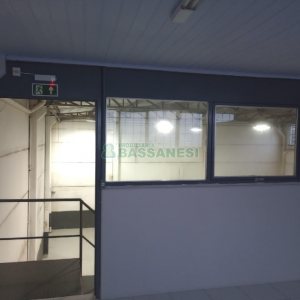 Pavilhão com 286m², no bairro Ana Rech em Caxias do Sul para Alugar