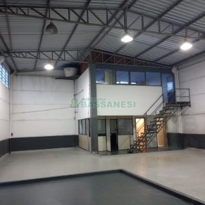 Pavilhão com 286m², no bairro Ana Rech em Caxias do Sul para Alugar