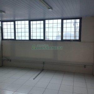 Pavilhão com 286m², no bairro Ana Rech em Caxias do Sul para Alugar