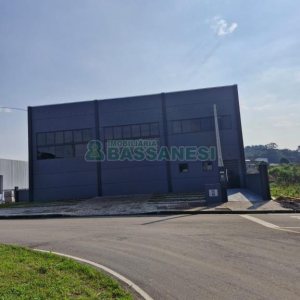 Pavilhão com 334m², no bairro De Lazzer em Caxias do Sul para Comprar