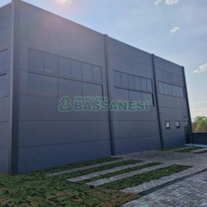 Pavilhão com 334m², no bairro De Lazzer em Caxias do Sul para Comprar