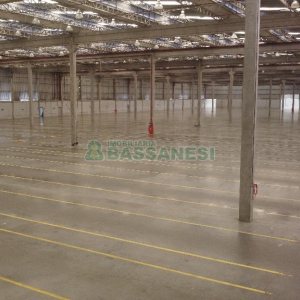 Pavilhão com 5000m², no bairro Cidade Nova em Caxias do Sul para Alugar