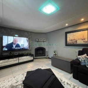 Casa com 190m², 3 dormitórios, 1 vaga, no bairro Jardim Eldorado em Caxias do Sul para Alugar