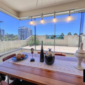 Apartamento com 165m², 3 dormitórios, 2 vagas, no bairro Charqueadas em Caxias do Sul para Comprar