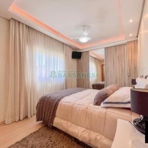 Apartamento com 165m², 3 dormitórios, 2 vagas, no bairro Charqueadas em Caxias do Sul para Comprar