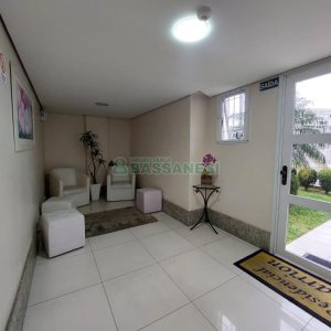 Apartamento com 82m², 2 dormitórios, 2 vagas, no bairro Kayser em Caxias do Sul para Comprar
