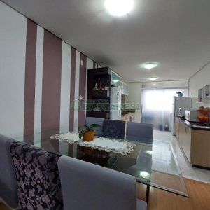 Apartamento com 82m², 2 dormitórios, 2 vagas, no bairro Kayser em Caxias do Sul para Comprar