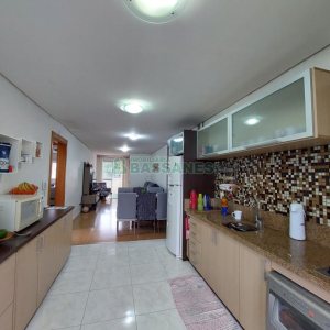 Apartamento com 82m², 2 dormitórios, 2 vagas, no bairro Kayser em Caxias do Sul para Comprar