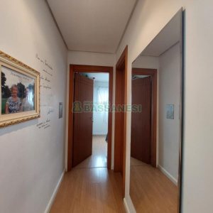 Apartamento com 82m², 2 dormitórios, 2 vagas, no bairro Kayser em Caxias do Sul para Comprar