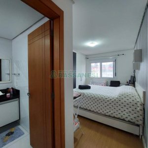 Apartamento com 82m², 2 dormitórios, 2 vagas, no bairro Kayser em Caxias do Sul para Comprar