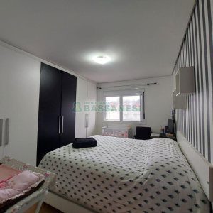 Apartamento com 82m², 2 dormitórios, 2 vagas, no bairro Kayser em Caxias do Sul para Comprar