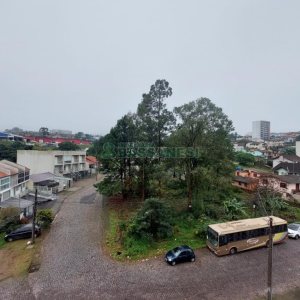 Apartamento com 82m², 2 dormitórios, 2 vagas, no bairro Kayser em Caxias do Sul para Comprar