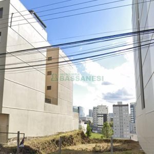 Terreno com 405m², no bairro Sanvitto em Caxias do Sul para Comprar