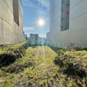 Terreno com 405m², no bairro Sanvitto em Caxias do Sul para Comprar