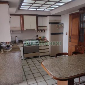 Apartamento com 259m², 4 dormitórios, 2 vagas, no bairro Pio X em Caxias do Sul para Comprar