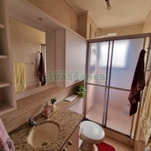 Apartamento com 63m², 2 dormitórios, 1 vaga, no bairro Marechal Floriano em Caxias do Sul para Comprar