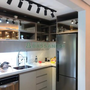 Apto Mobiliado com 90m², 2 dormitórios, 3 vagas, no bairro Charqueadas em Caxias do Sul para Alugar