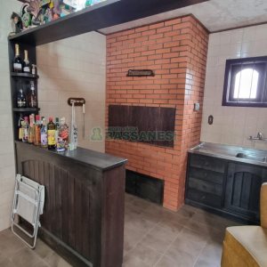 Casa com 317m², 3 dormitórios, 2 vagas, no bairro De Lazzer em Caxias do Sul para Comprar