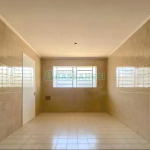 Casa com 300m², 4 dormitórios, 2 vagas, no bairro Universitário em Caxias do Sul para Alugar