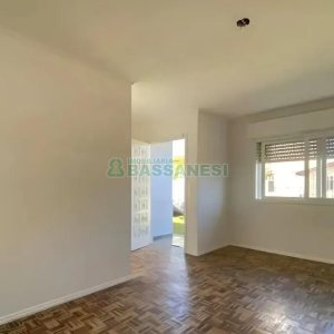 Casa com 300m², 4 dormitórios, 2 vagas, no bairro Universitário em Caxias do Sul para Alugar