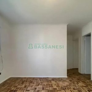 Casa com 300m², 4 dormitórios, 2 vagas, no bairro Universitário em Caxias do Sul para Alugar