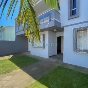 Casa com 300m², 4 dormitórios, 2 vagas, no bairro Universitário em Caxias do Sul para Alugar