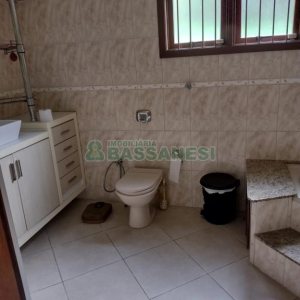 Casa com 228m², 3 dormitórios, 2 vagas, no bairro Panazzolo em Caxias do Sul para Comprar