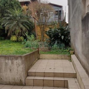 Casa com 228m², 3 dormitórios, 2 vagas, no bairro Panazzolo em Caxias do Sul para Comprar