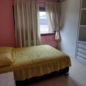 Casa com 228m², 3 dormitórios, 2 vagas, no bairro Panazzolo em Caxias do Sul para Comprar