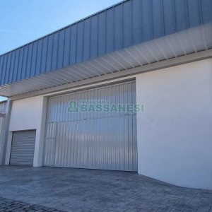 Pavilhão com 300m², no bairro Santa Catarina em Caxias do Sul para Alugar